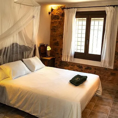 Masia De Matuta Lodge Vall de Almonacid