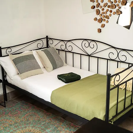 Masia De Matuta Lodge *
